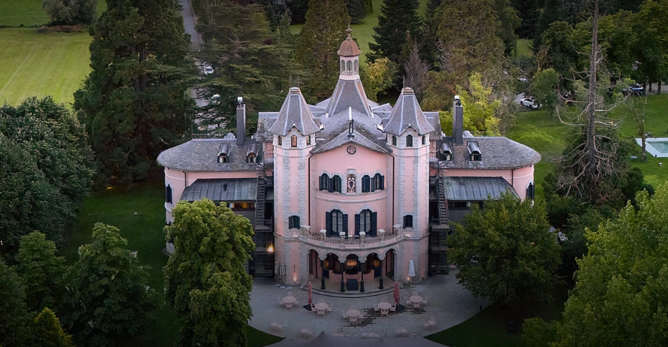 The modernist villa of Serras Torre del Remei, set in gardens in La Cerdanya
