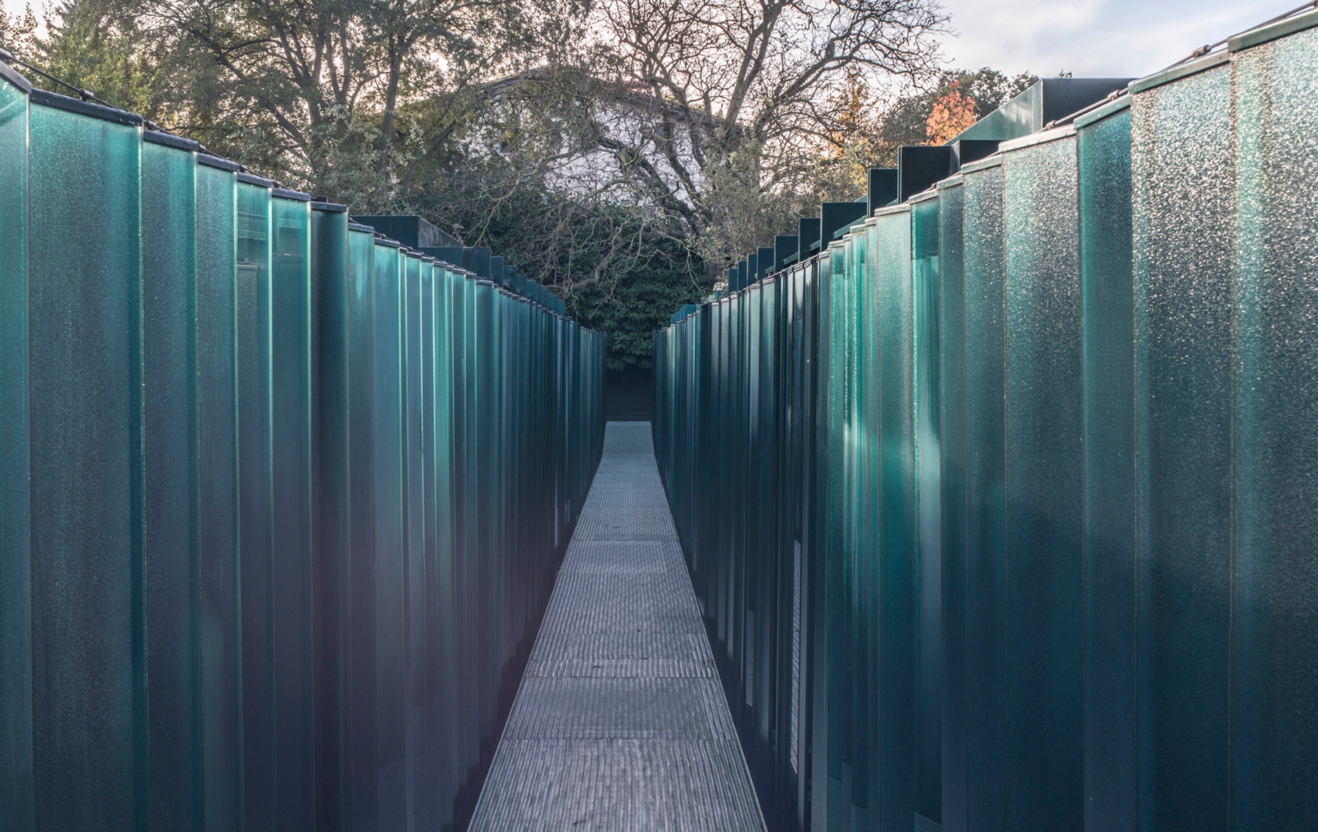 Les Cols Pavellons — exterior.