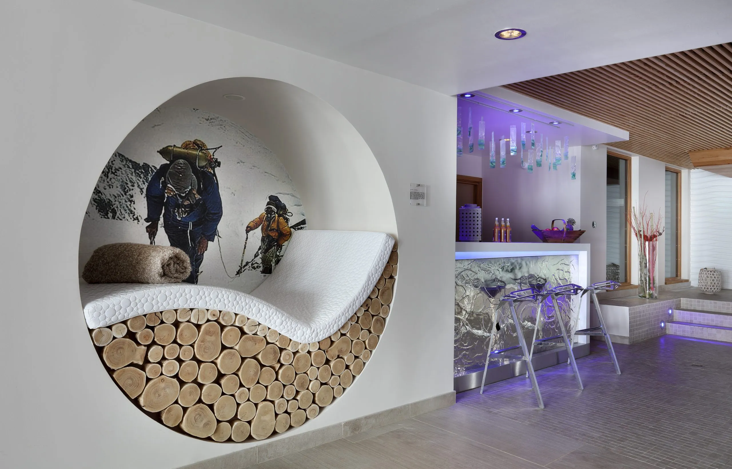 Spa pool bar and fireside seating, Hotel Pashmina Le Refuge, Val Thorens, France