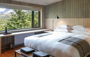 Lodge set in the Patagonian landscape at Explora El Chaltén, Patagonia, Argentina
