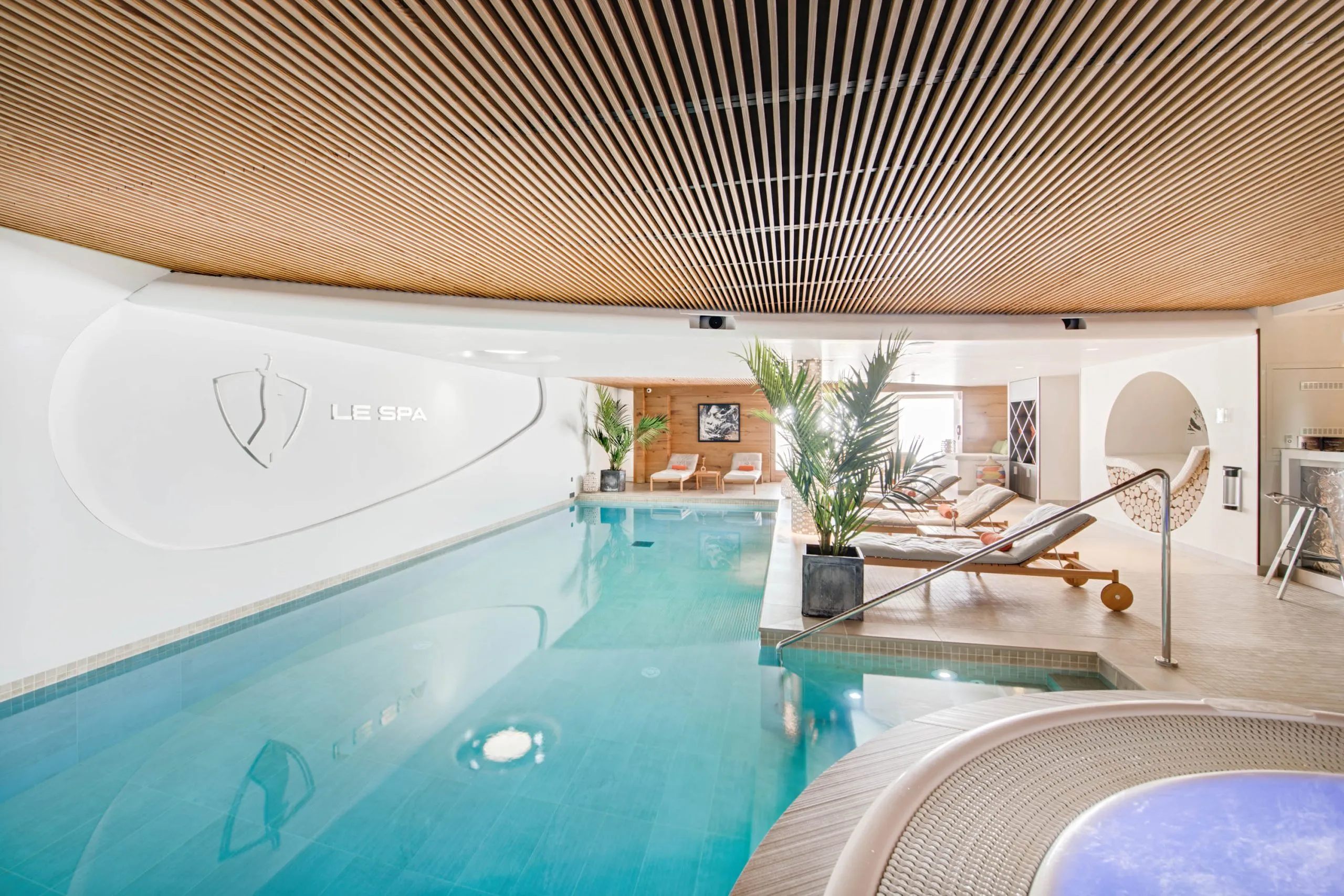 Indoor swimming pool and spa, Hotel Pashmina Le Refuge, Val Thorens, France