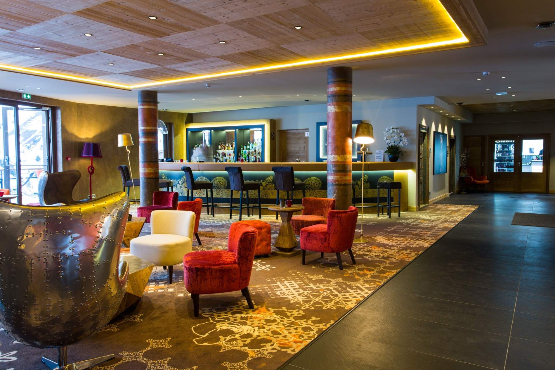 Lobby lounge and bar, Hotel Taj-I Mah, Les Arcs, France