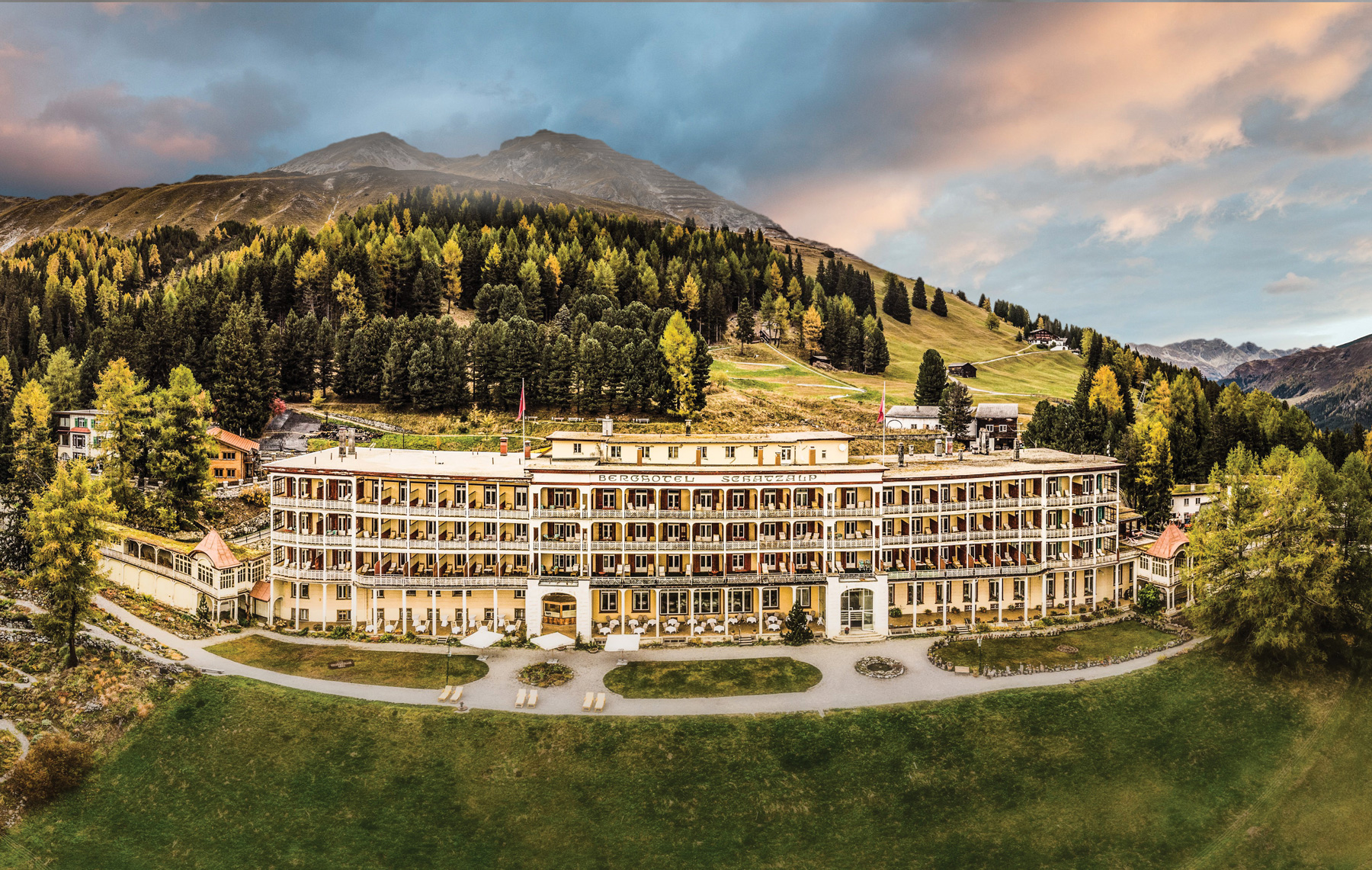 Berghotel Schatzalp on its mountainside setting